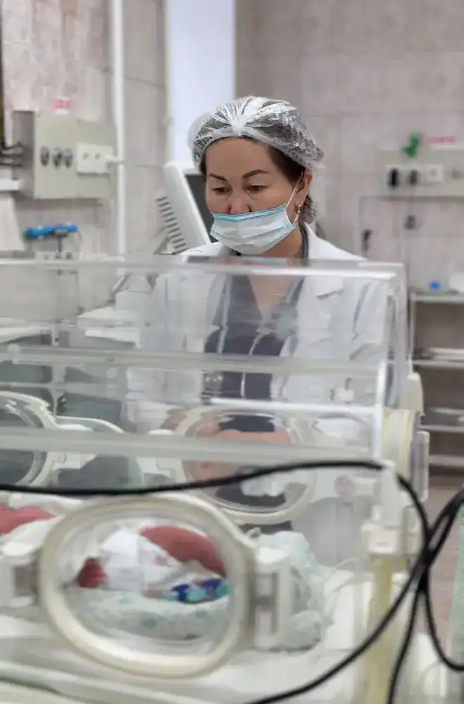 Маленькое чудо: как врачи Алматы вытащили жизнь из пеленок весом 730 граммов {city2}