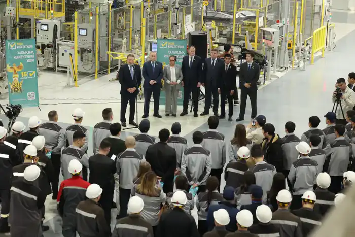 Коллектив завода Kia Qazaqstan поддерживают проект Новой Конституции (4)
