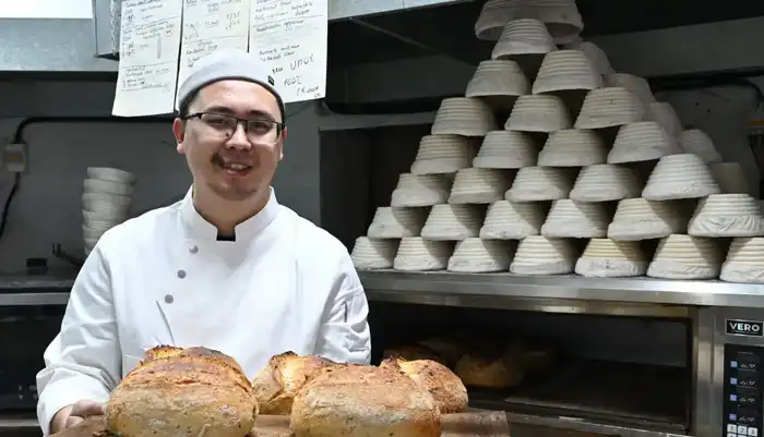 Молодой предприниматель в Жетісу: пример социального успеха через ремесленное производство хлеба {city2}