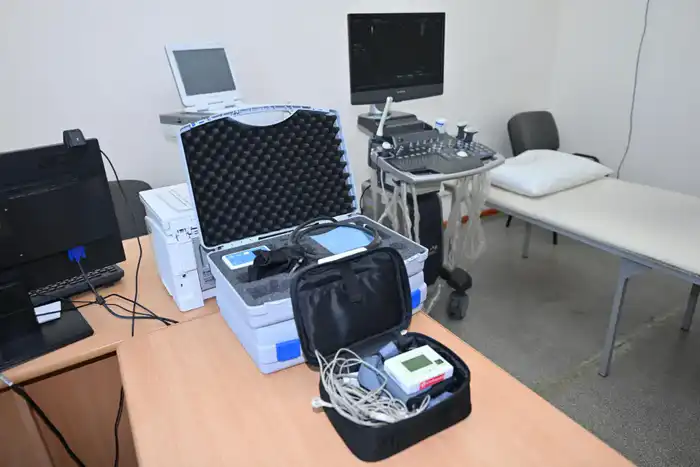 В Центральной районной больнице Аксуатского района проводится капитальный ремонт (10)