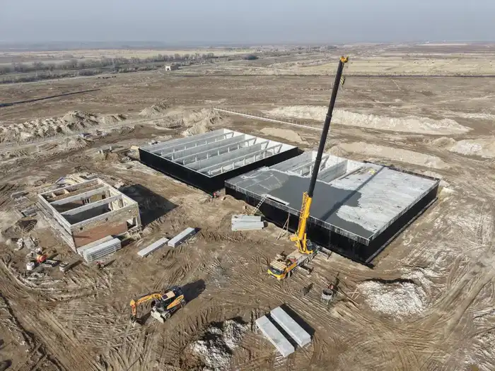 Обеспечение питьевой водой 30 тысяч жителей: строительство Шардаринского водопровода близится к завершению {city2}