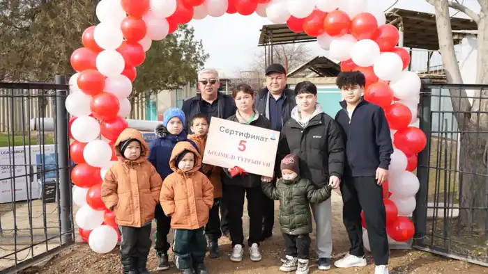 Шардара: Чемпиону мира по армрестлингу вручили жилье {city2}