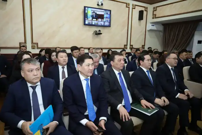 Под председательством акима Мангистауской области состоялась встреча с активом по проекту новой Конституции РК (4)