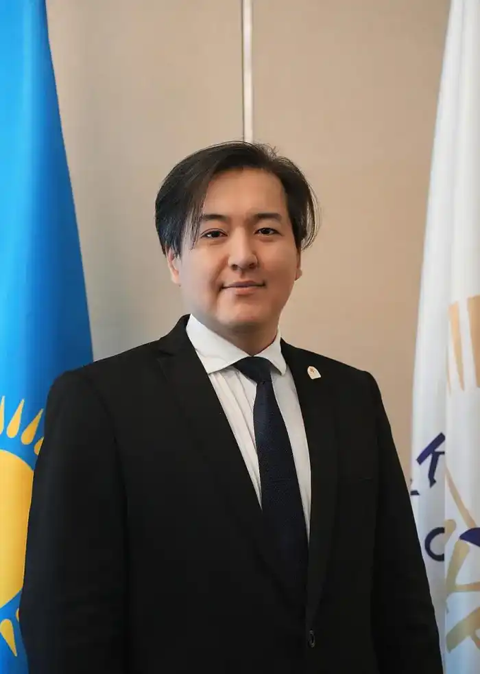 Новый директор департамента Минпросвещения РК: влияние профессионального опыта на образовательную политику {city2}