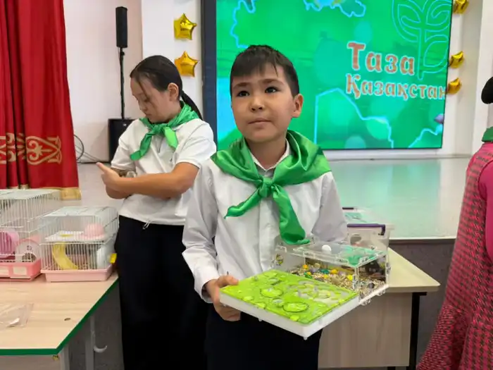 Экологическое событие в Астане: как школьники вносят вклад в устойчивое будущее страны {city2}