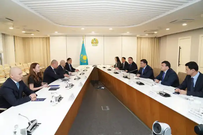Аким Туркестанской области и председатель Национальной палаты предпринимателей обсудили поддержку бизнеса {city2}