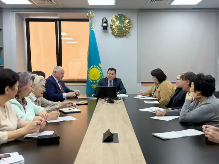 В Астане ветераны образования обсудили новую конституционную реформу (2)