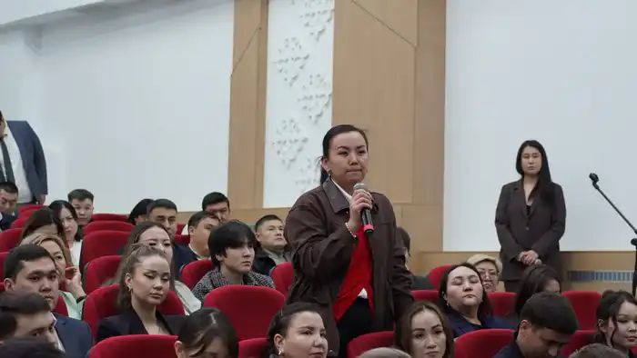 Обсуждение стратегии цифровой трансформации и внедрения ИИ в Алматинской области: акцент на международные инициативы и безопасность {city2}