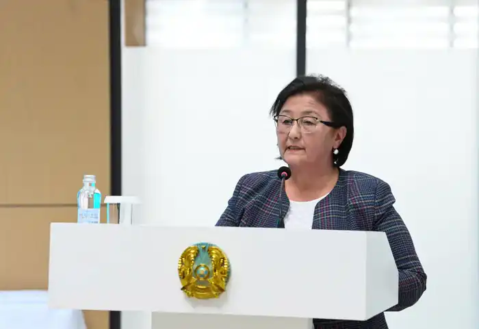 Состоялась встреча экспертов на тему: «Народная Конституция - сильное государство» (6)