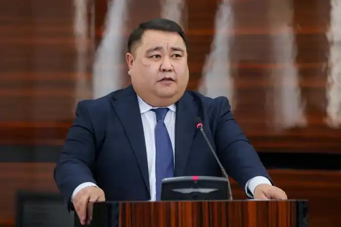 В АКИМАТЕ ШЫМКЕНТА ОБСУДИЛИ ПРОЕКТ НОВОЙ КОНСТИТУЦИИ РЕСПУБЛИКИ КАЗАХСТАН (2)