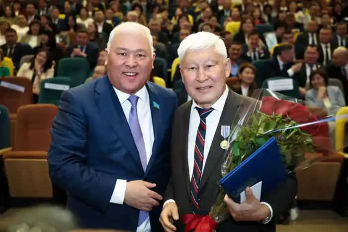 Статус учителя - престиж страны: Казахстан вошел в число мировых лидеров по условиям труда педагогов (3)