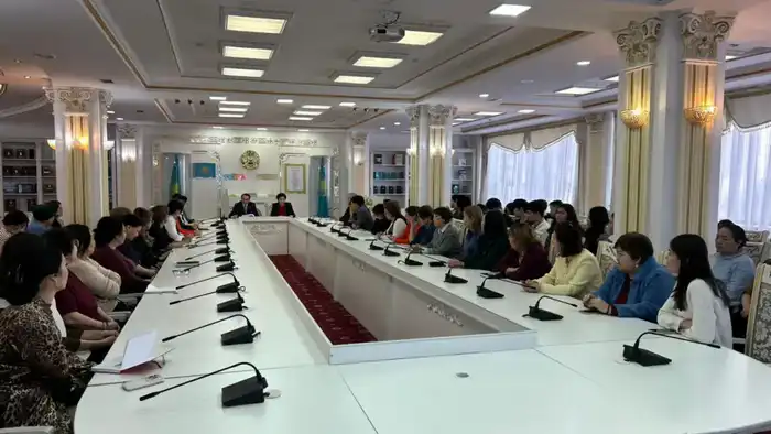 В Национальной академической библиотеке РК обсудили проект новой Конституции (5)