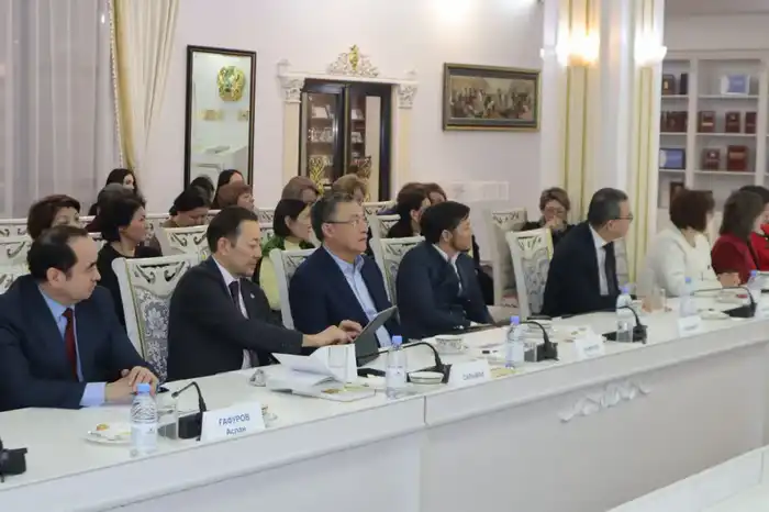 В Национальной академической библиотеке прошла презентация сборника трудов академика Шоры Сарыбаева к его 100-летию {city2}