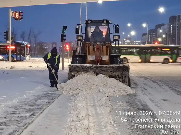 Более 63 тысяч кубометров снега вывезли из Астаны за ночь (5)