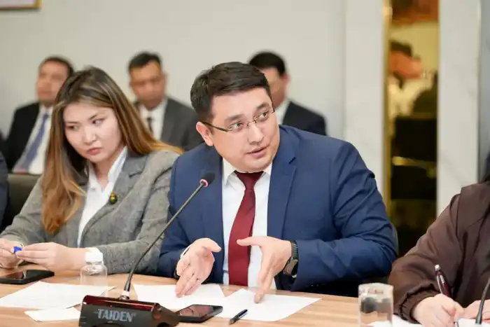 Энергетика без популизма: Ерлан Аккенженов обсудил с аналитиками реальные вызовы отрасли (3)