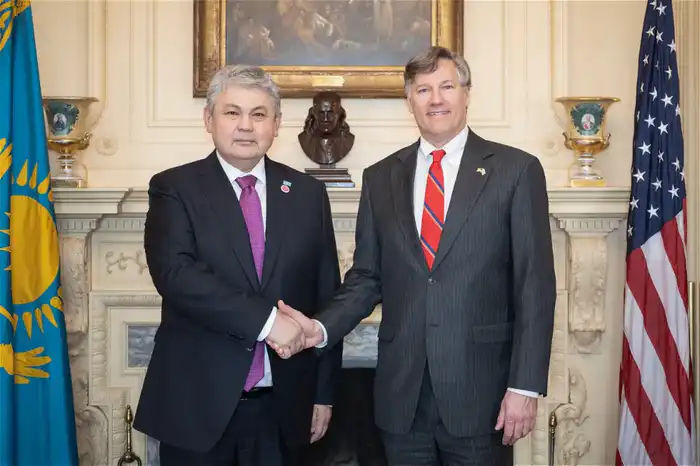Казахстан и США: строим мосты сотрудничества через дипломатические диалоги {city2}