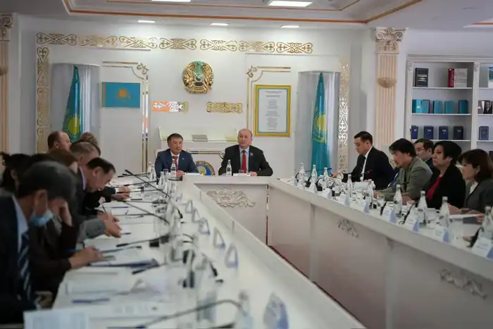 В Астане обсудили новые политические институты в рамках конституционной реформы 2026 года (5)