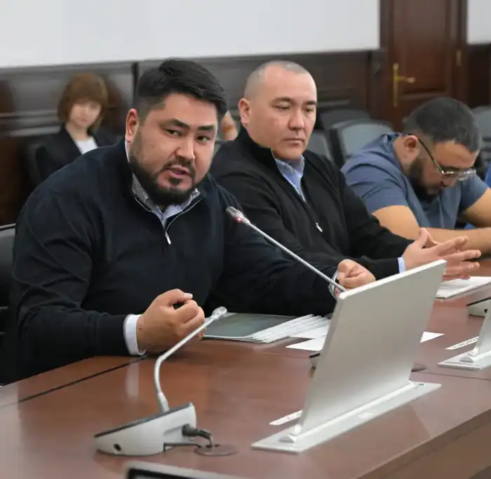 Аким области провел встречу с сельхозтоваропроизводителями региона, на которой обсудили подготовку и проведение весенне-полевых работ текущего сезона (8)