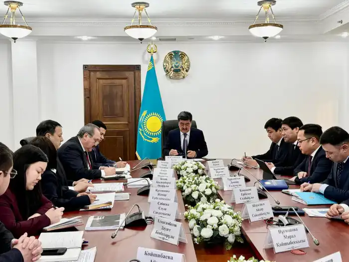 Обсуждение экологических норм новой Конституции Казахстана на аппаратном совещании {city2}