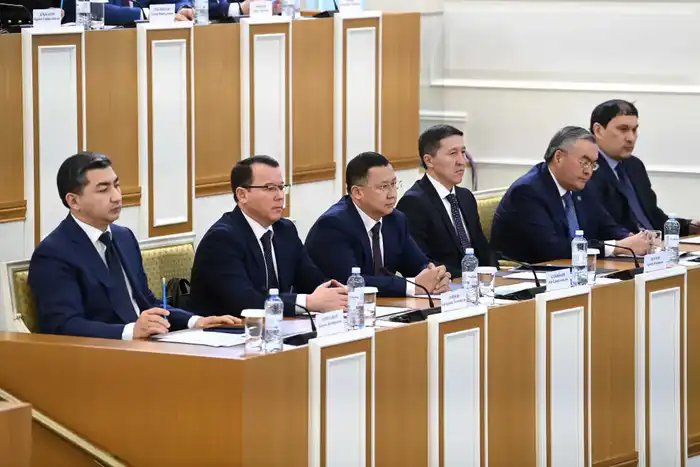 Публикация проекта новой Конституции Казахстана: шаг к человекоцентричной модели государства {city2}