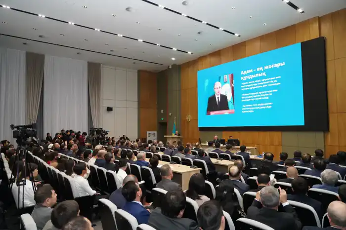 Обсуждение новой Конституции в Туркестанской области: участие общественности в процессе реформ {city2}