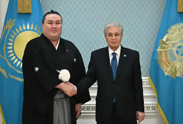 Поддержка талантов в спорте: встреча президента с казахстанским сумоистом Ерсином Балтагулом {city2}