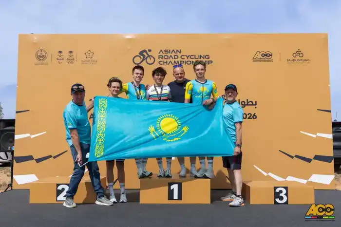 Встреча чемпиона: Мурата Куйтенова приветствовали в Астане после победы на чемпионате Азии по велоспорту {city2}