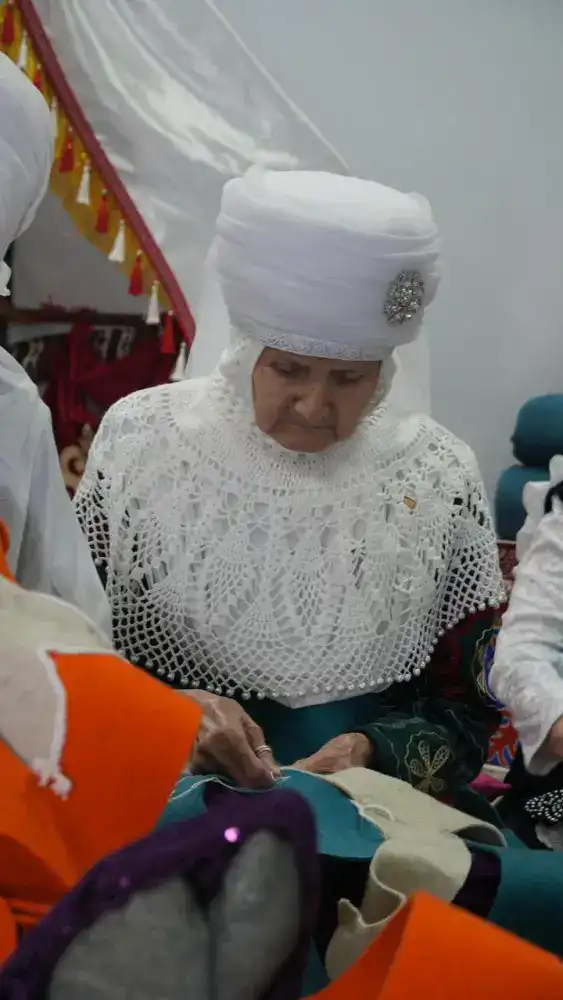 В Алматы создают 110-метровый сырмак для Книги рекордов Гиннесса (3)