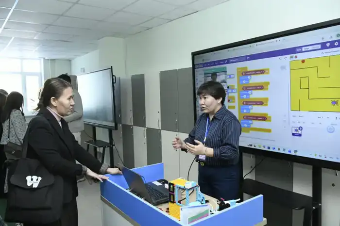 «Искусственный интеллект: навыки, направление, ориентация на будущее»: республиканский семинар прошел в Астане (3)