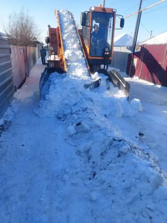 Астана очищается от снега: 3 100 рабочих на месте {city2}