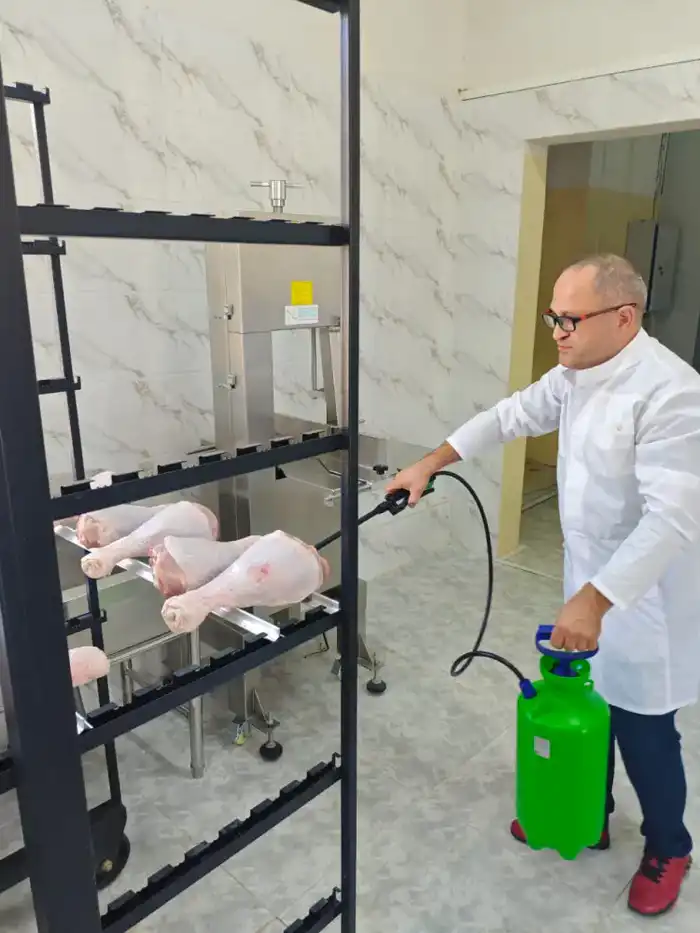 Казахстанские ученые увеличили срок хранения охлажденного мяса птицы до 20 суток без нитратов {city2}