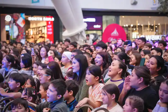 Более 10 тысяч человек приняли участие в молодежном концерте в поддержку референдума в Астане (9)