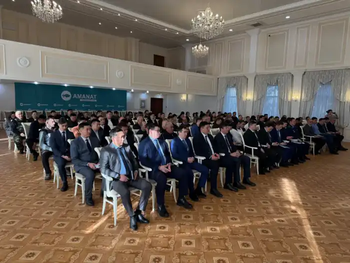 Вице-министр транспорта Максат Калиакпаров обсудил с жителями Карагандинской области вопросы безопасности и комфорта дорог {city2}