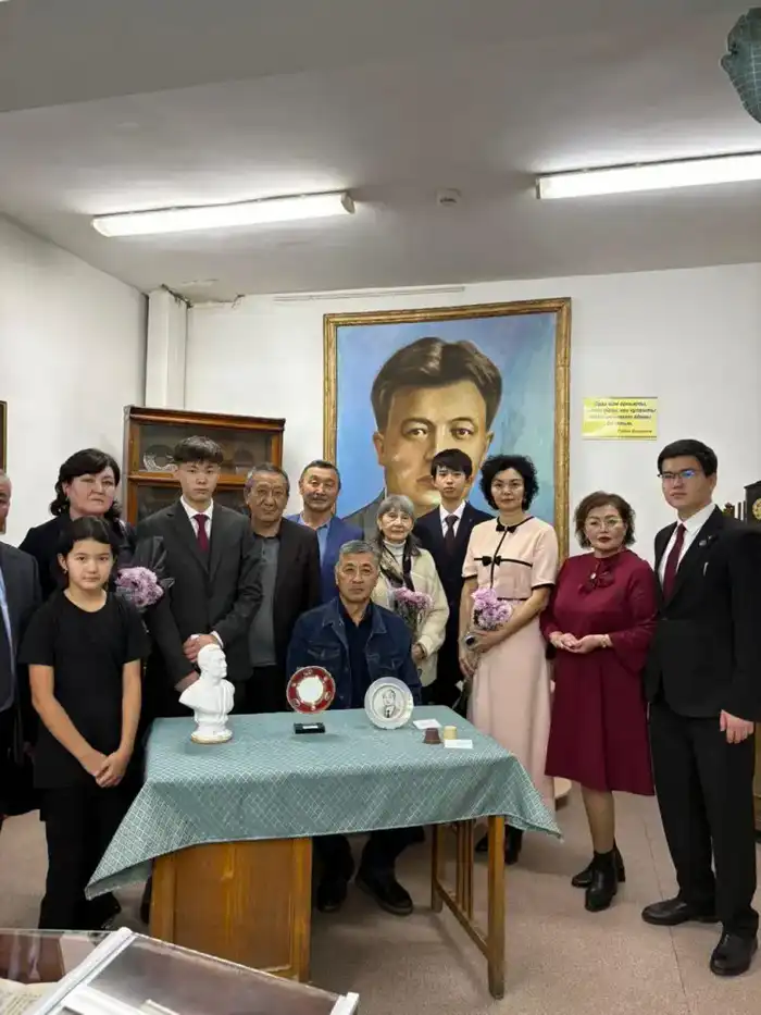 Young Researchers in Astana Explore the Legacy of Oraz Zhandosov {city2}
