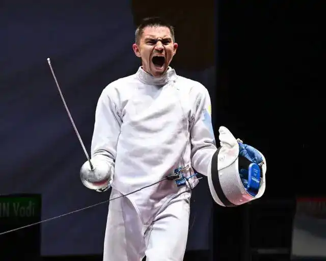 Спортсмены из ВКО Руслан Курбанов и Кирилл Проходов вошли в ТОП-8 сильнейших шпажистов мира {city2}