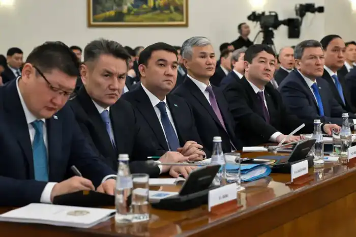 Цифровизация и ИИ: путь к стабильной экономике? {city2}