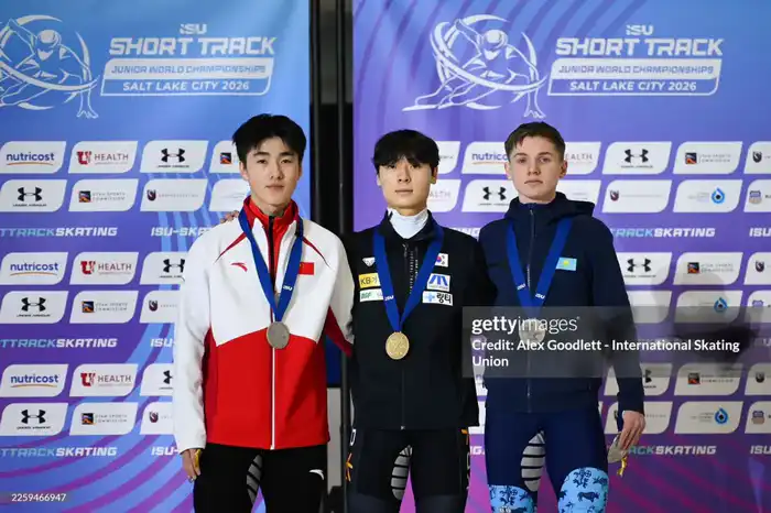 На льду Солт-Лейк-Сити Богдан Вехов разорвал цепи рекордов в шорт-треке! {city2}