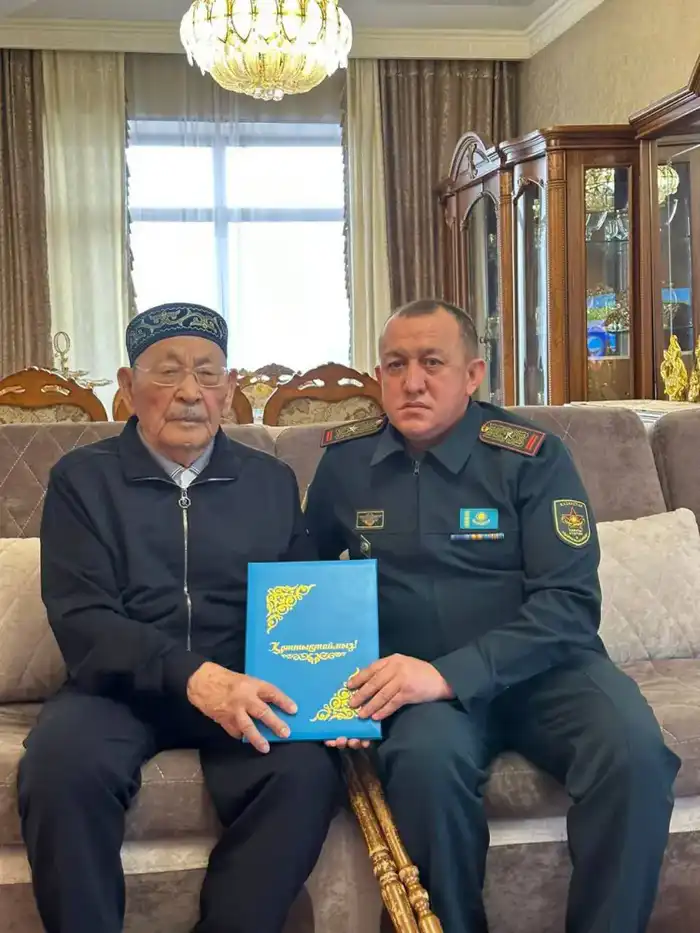 Светлый след во времени: Алматинский гарнизон поздравил ветерана Солтанбая Жарыкбасова с 101-летием {city2}