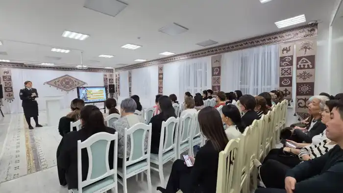 «Закон и порядок»: столичным педагогам разъяснили основы финансовой и цифровой безопасности (4)