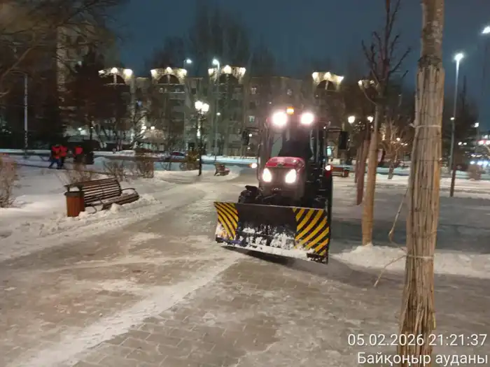 Гололед и обильные осадки в Астане: спасатели обратились с предупреждением к горожанам (5)