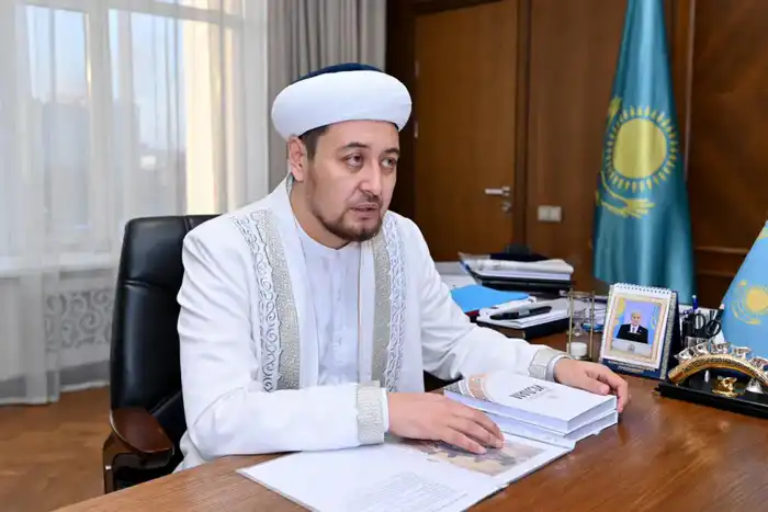 Аким области Берик Уали провёл встречу с главным имамом региона Аскаром кажы Абитайулы перед началом месяца Рамазан {city2}