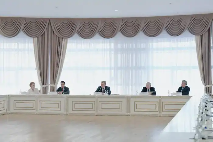 Итоги работы управления образования за 2025 год: акцент на цифровизацию и подготовку специалистов {city2}