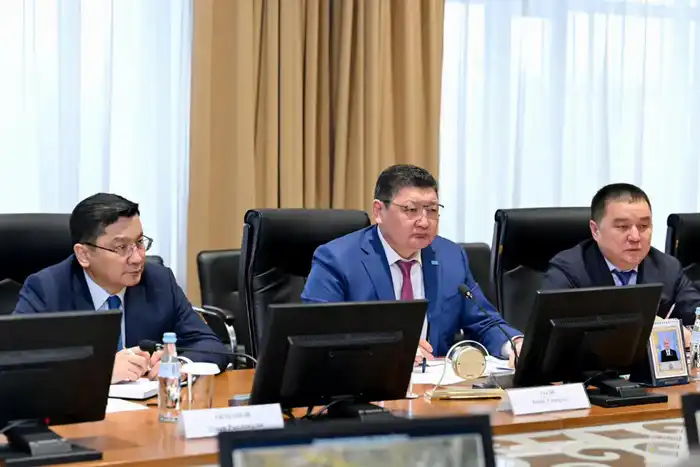 Строительство железной дороги «Аягоз–Бахты» создаст 1200 рабочих мест и укрепит транспортное сообщение между Казахстаном и Китаем {city2}