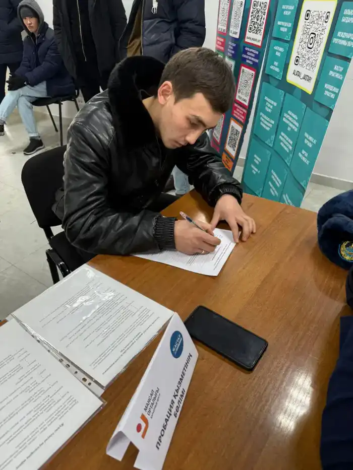 Ярмарка вакансий в Алатау: новые возможности для трудоустройства жителей {city2}