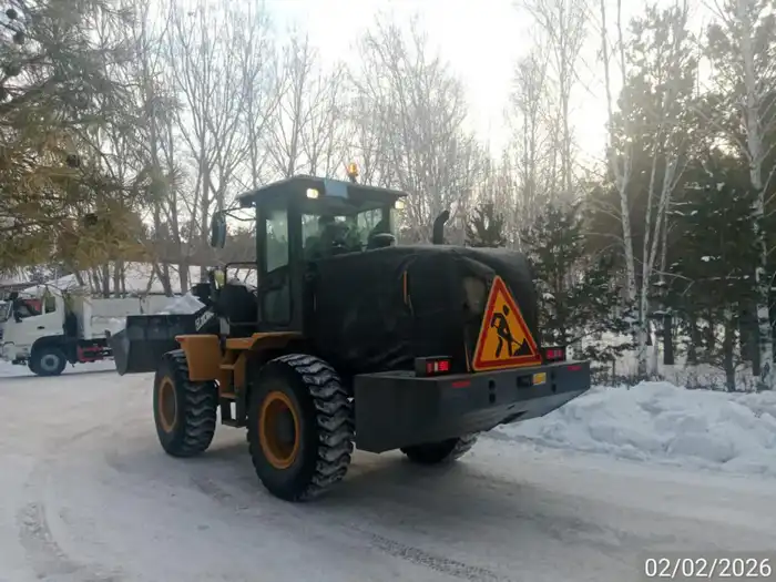 Более тысячи единиц спецтехники задействовано в снегоуборочных работах в Астане (9)
