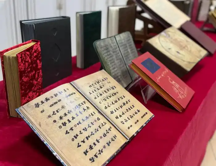 Выставка редких рукописей VIII–XIX веков в университете Туран {city2}