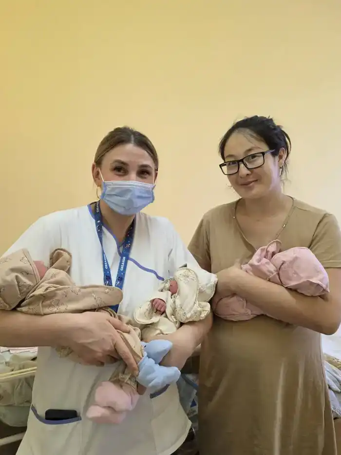 Рождение тройняшек в Костанае: новые вызовы и возможности для семьи {city2}