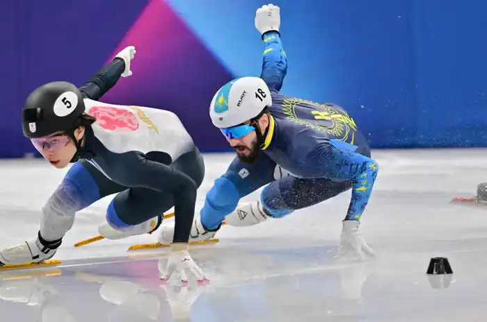 Абзал Ажгалиев и Денис Никиша успешно прошли в четвертьфинал Олимпиады в Милане {city2}