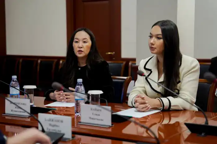 Обсуждение развития туристической отрасли Казахстана на встрече министра Ербола Мырзабосынова с вице-президентом Air Astana Жанной Шаяхметовой {city2}