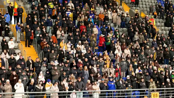 Масштабную патриотическую акцию в поддержку конституционных реформ провели во время футбольного матча в Астане (3)